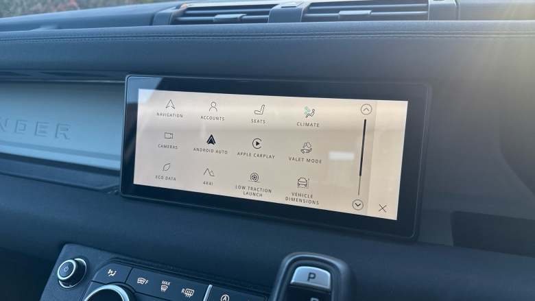 Land Rover Defender 3.0 D250 X-Dynamic SE 90 3dr Auto Diesel Estate